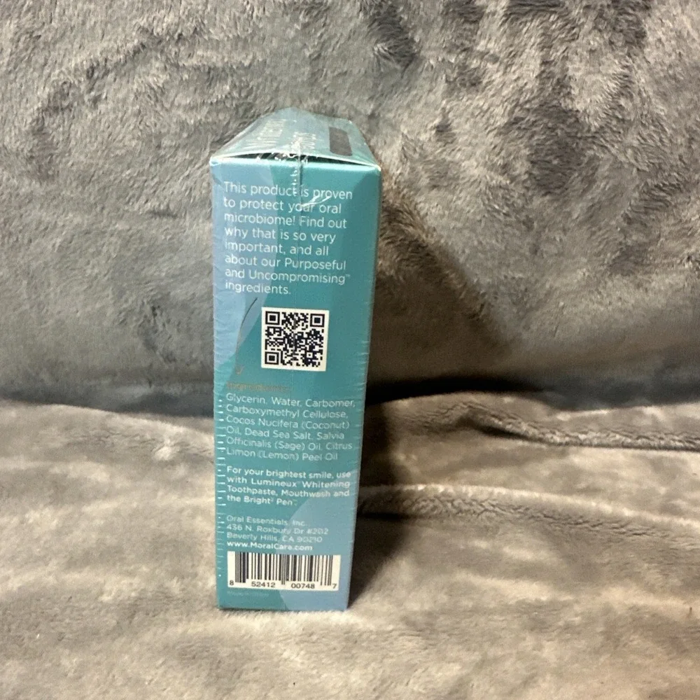 Lumineux Teeth Whitening Strips (42 Strips = 21 Treatments) (EXP. 8/25)